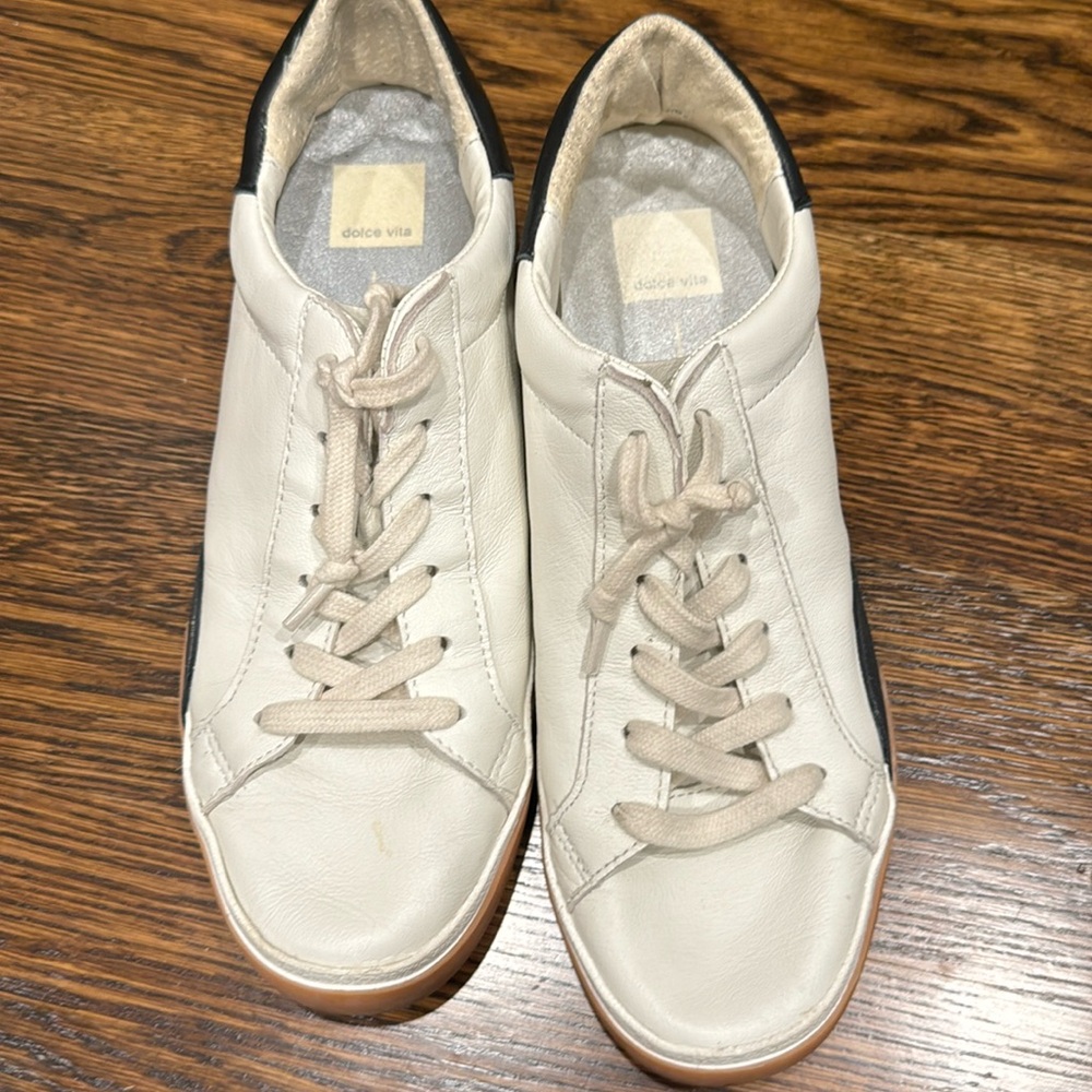 Dolce Vita Sneakers